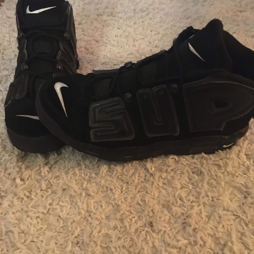 nike uptempo supreme